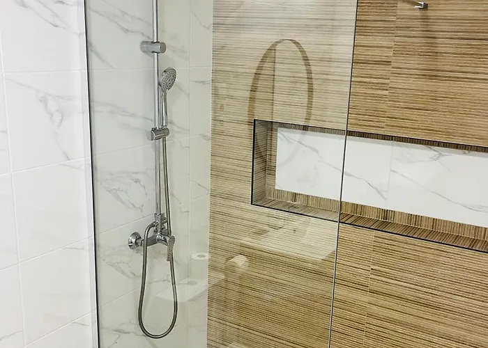Living Station 8 مالقة